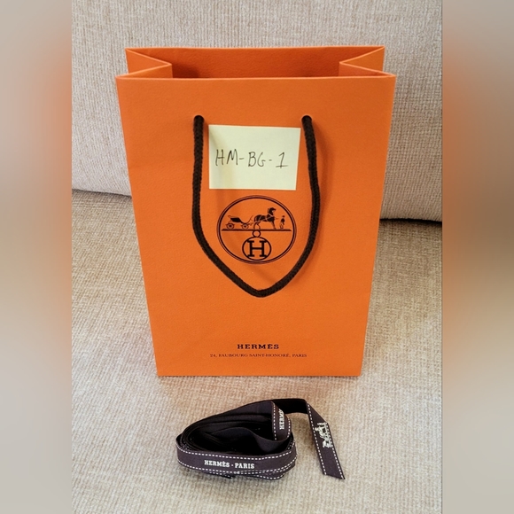 Authentic Hermès Shopping Bag with Ribbons - Picture 2 of 7